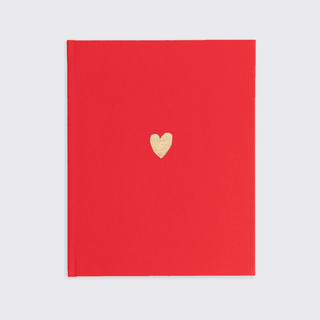 Вертикальная фотокнига в красном тканевом переплете