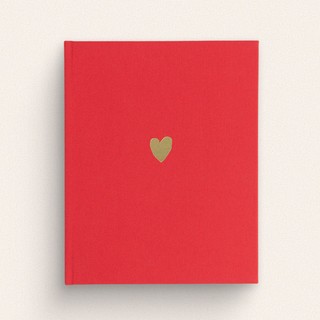 Вертикальная фотокнига в красном тканевом переплете