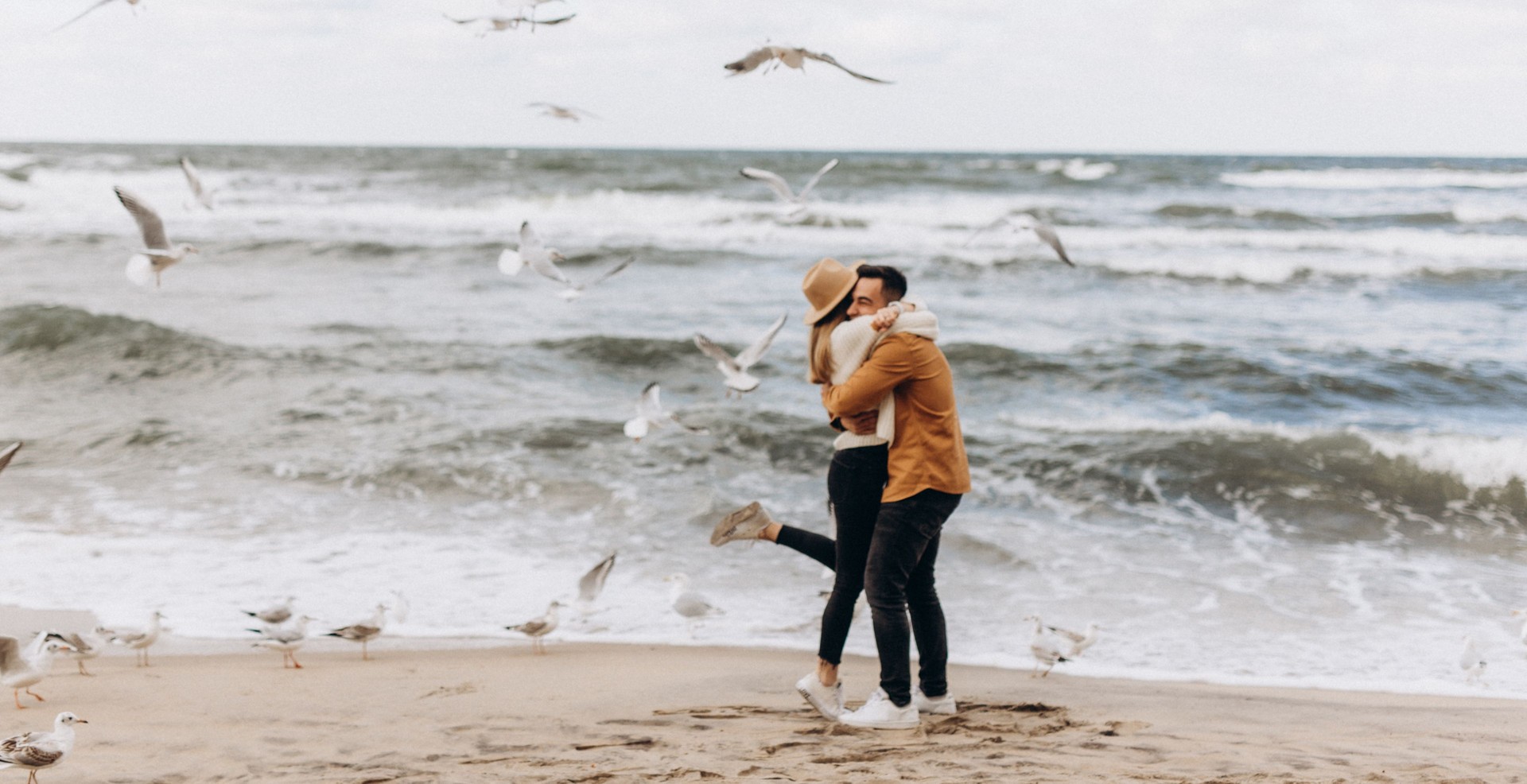 Что подарить на 14 февраля: 30+ идей подарков на день влюбленных для девушек и парней