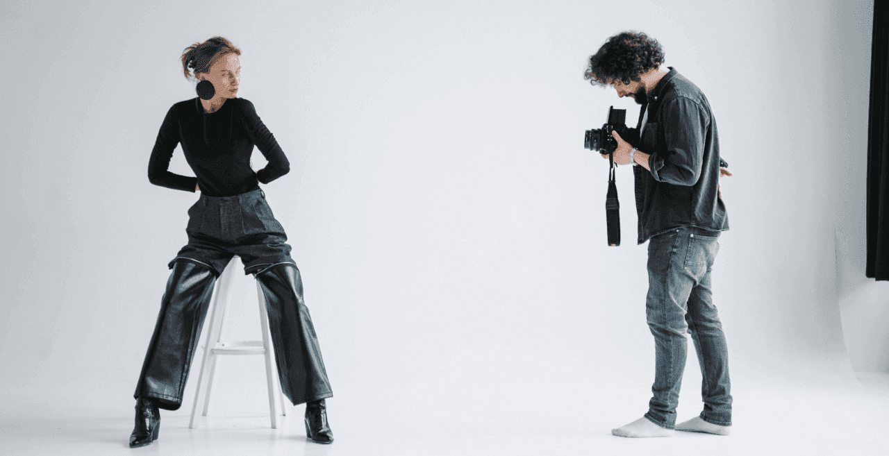 Как позировать на фото: советы фотографа для уверенной съёмки